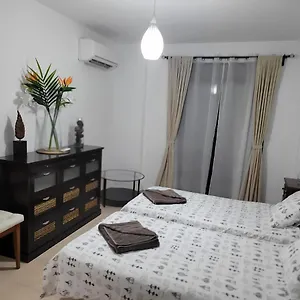 https://la-maestranza-puerto-banus.es-andalucia.com